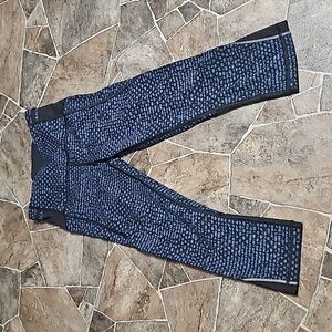 Lululemon Women's Nocturnal Blue/Black Print Mesh Crop Leggings Sz 2